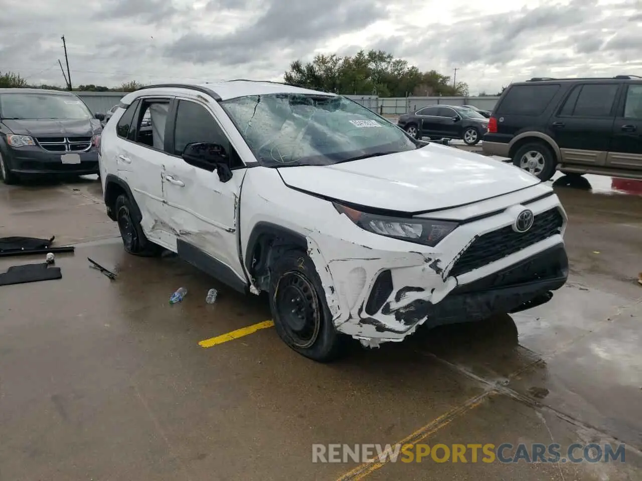 1 Photograph of a damaged car 2T3H1RFV9MC103444 TOYOTA RAV4 2021