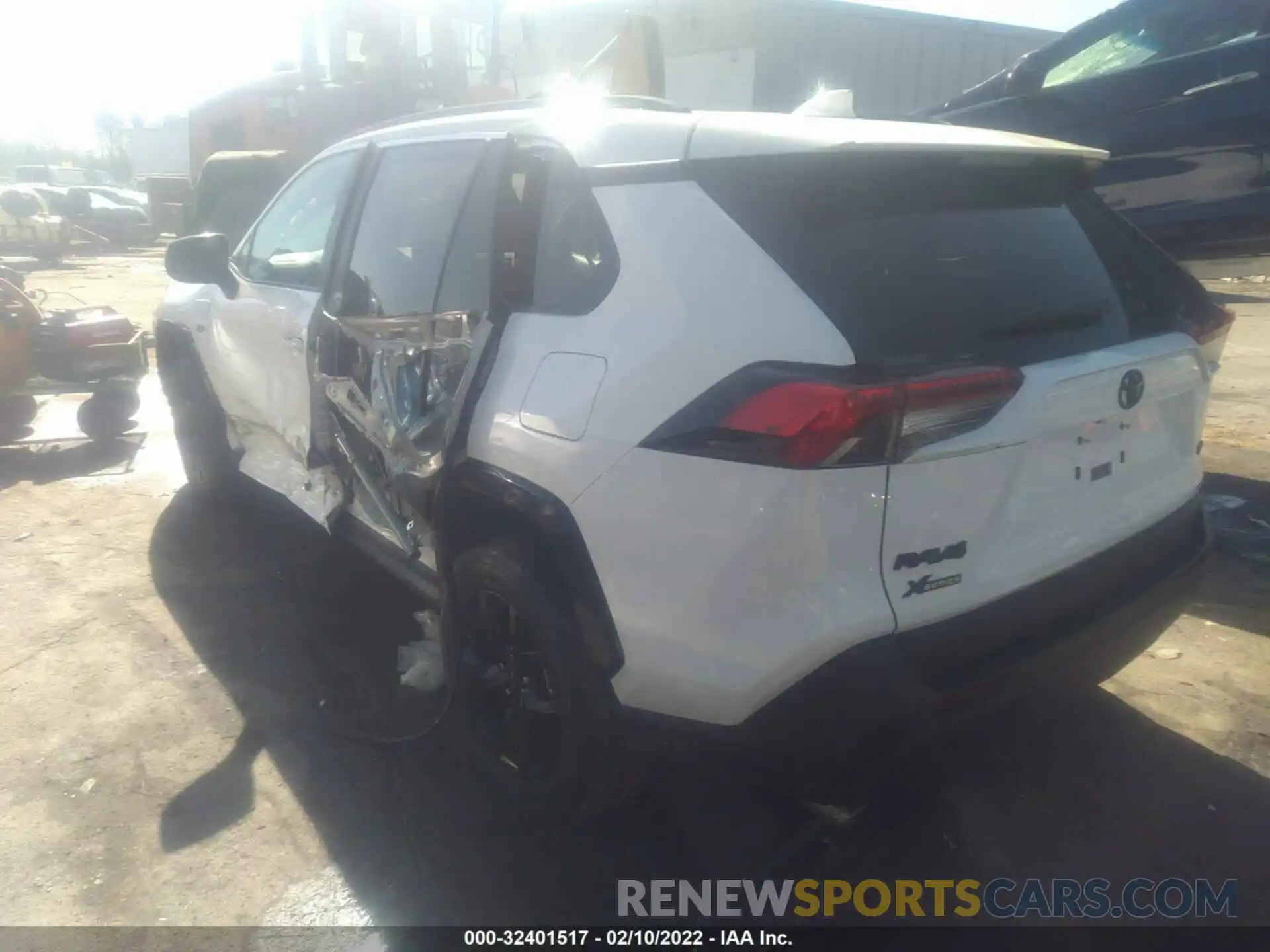 3 Photograph of a damaged car 2T3H1RFV9MC143443 TOYOTA RAV4 2021