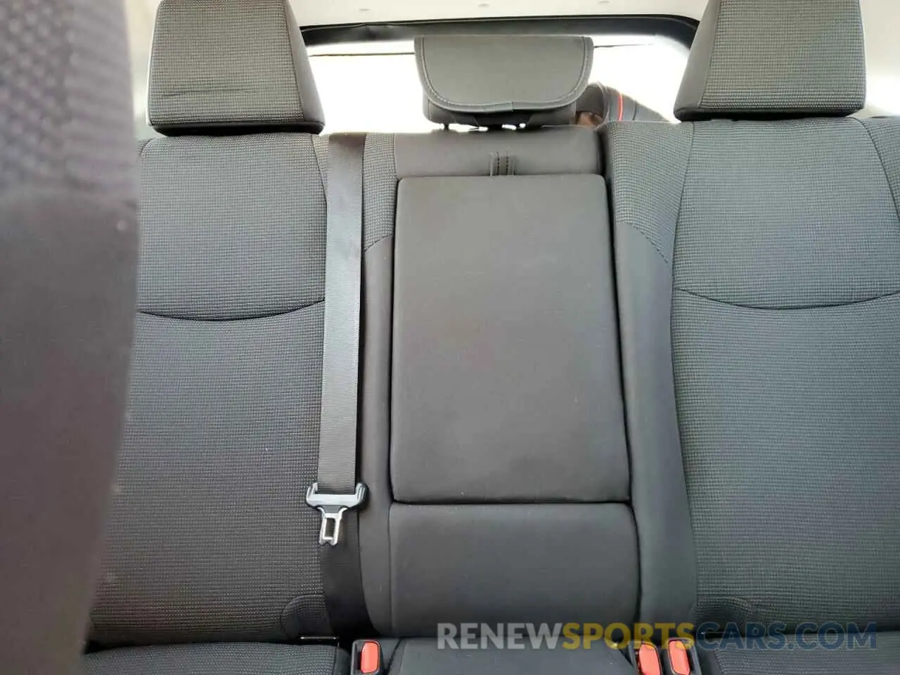 10 Photograph of a damaged car 2T3H1RFV9MC151137 TOYOTA RAV4 2021