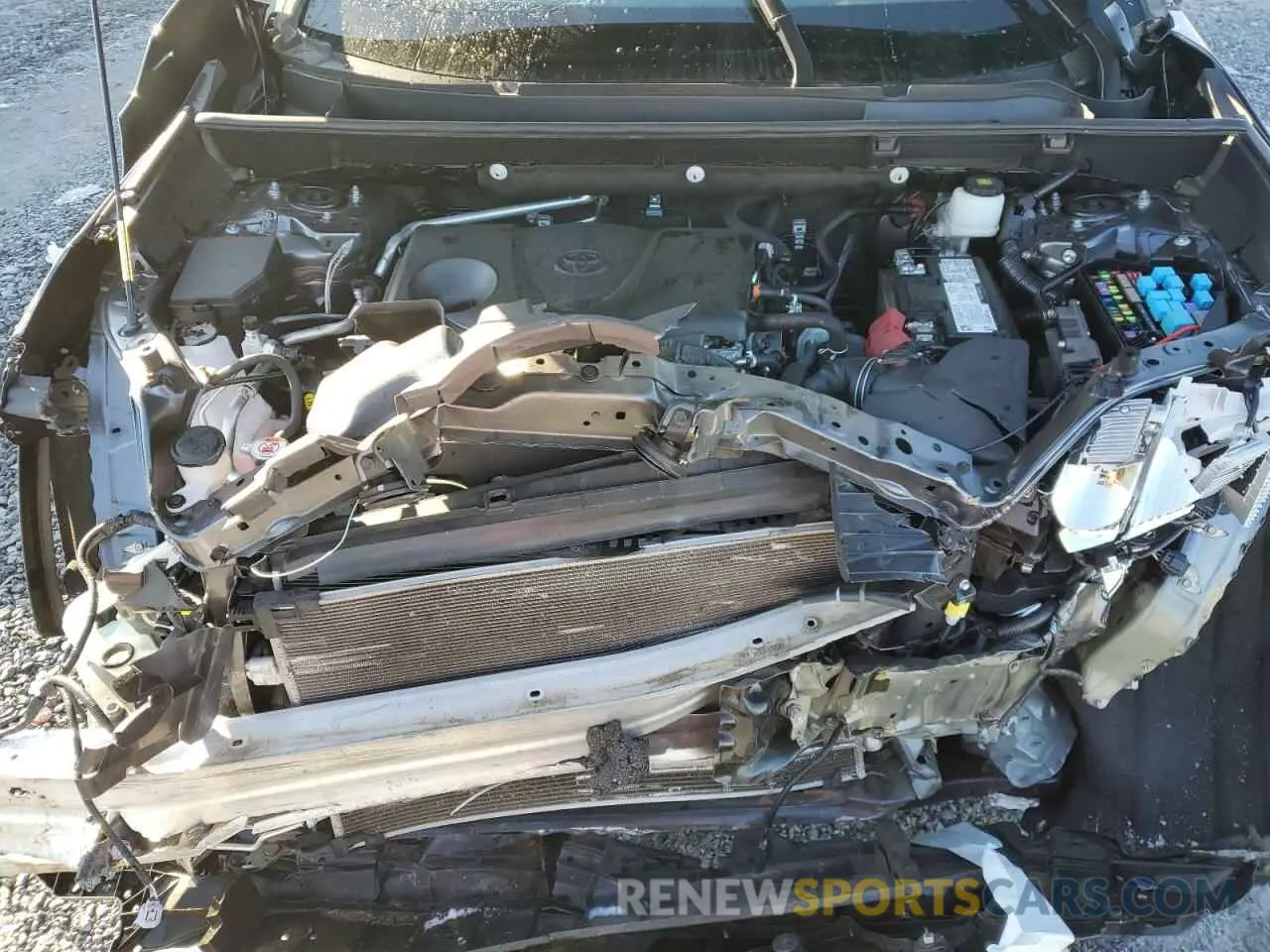 13 Photograph of a damaged car 2T3H1RFV9MC151137 TOYOTA RAV4 2021