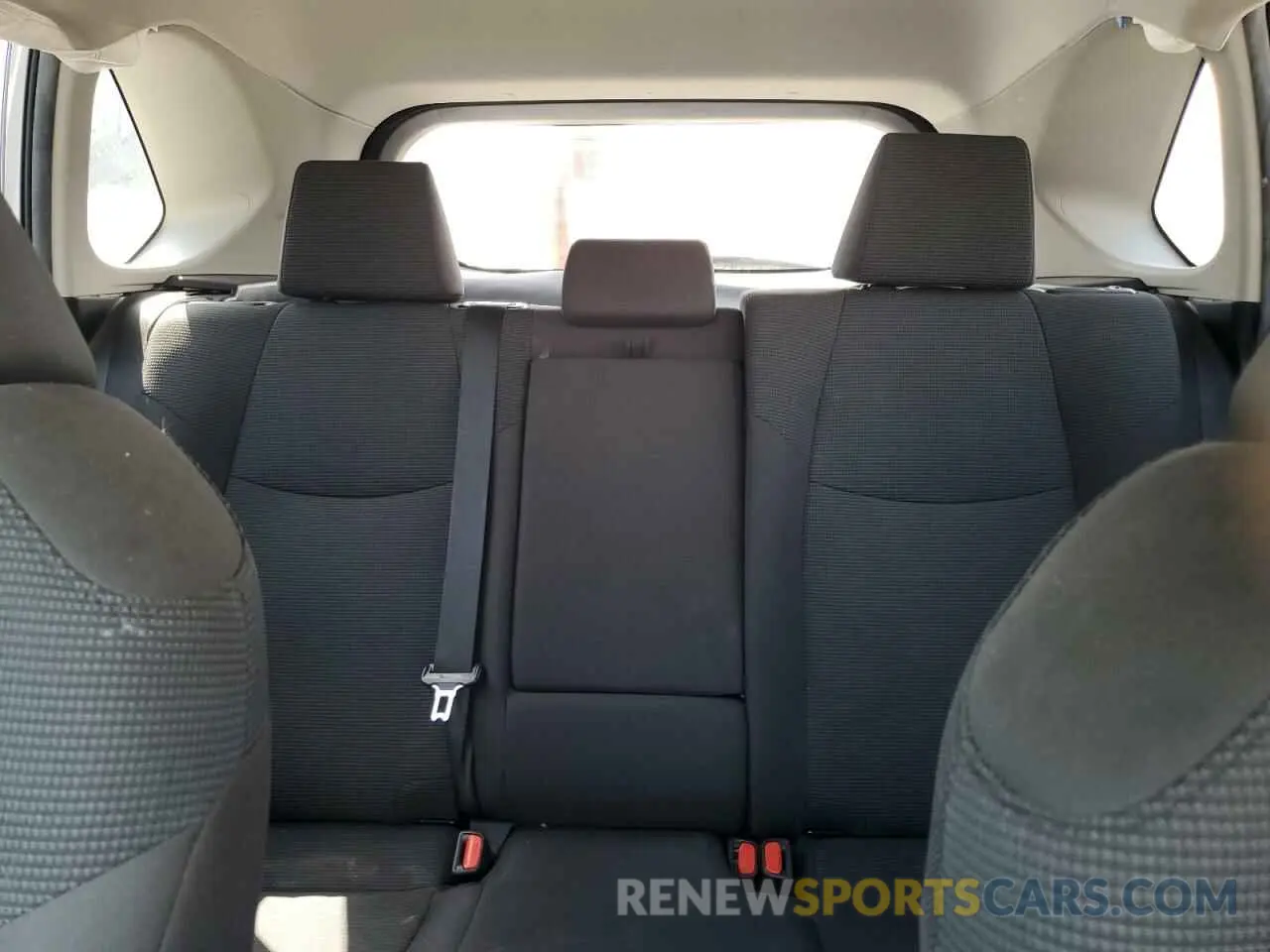 10 Photograph of a damaged car 2T3H1RFV9MC167614 TOYOTA RAV4 2021