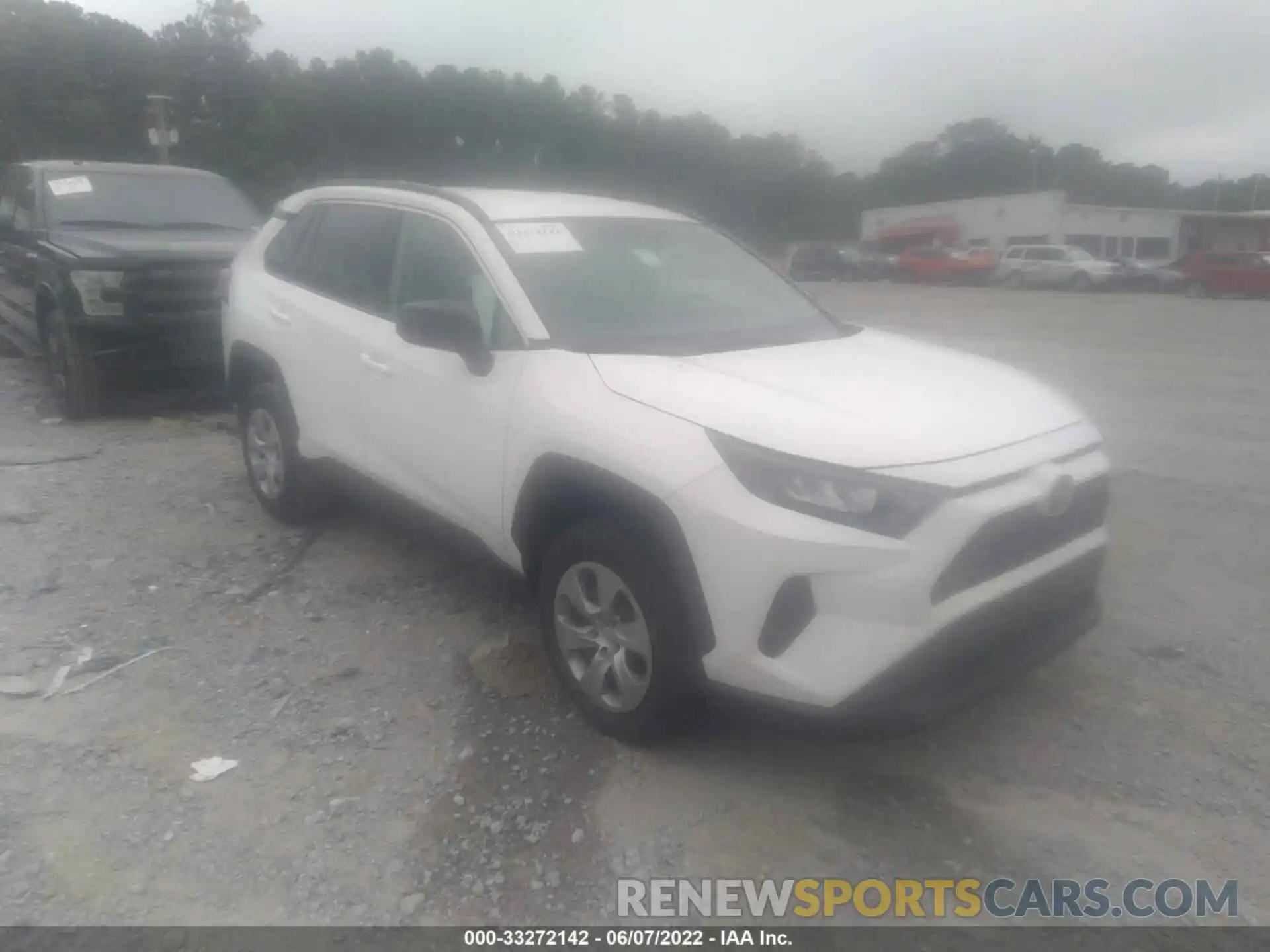 1 Photograph of a damaged car 2T3H1RFV9MW136183 TOYOTA RAV4 2021