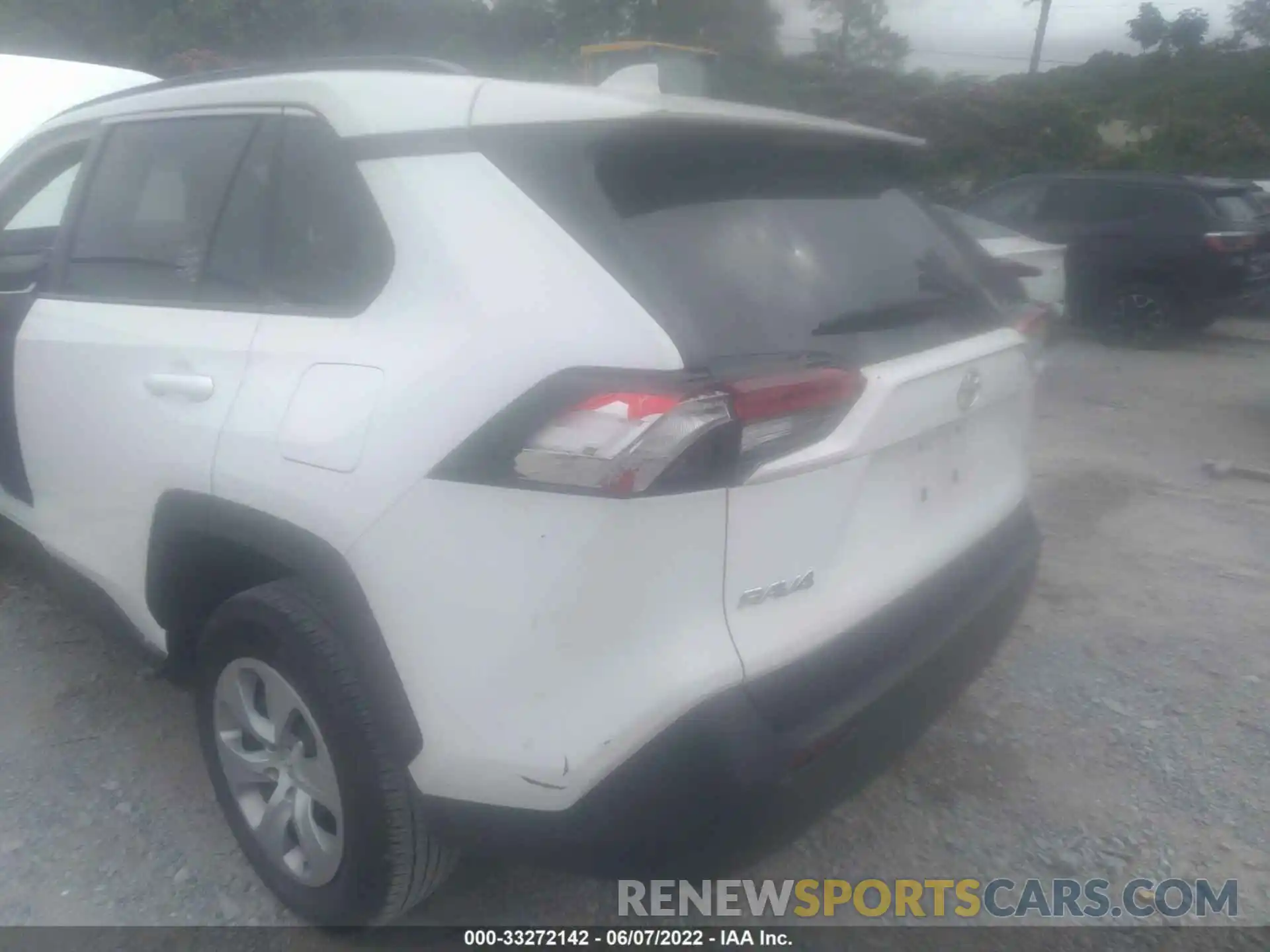 6 Photograph of a damaged car 2T3H1RFV9MW136183 TOYOTA RAV4 2021