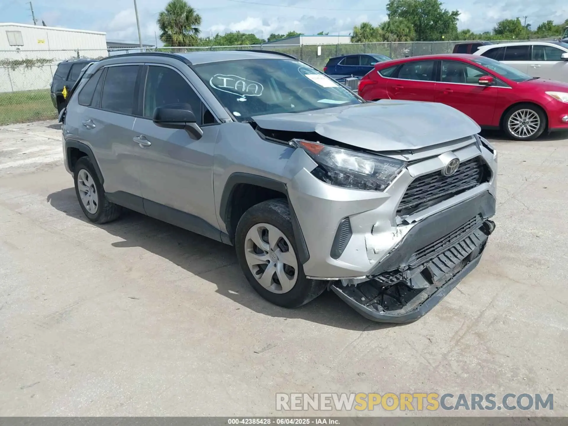 1 Photograph of a damaged car 2T3H1RFV9MW142226 TOYOTA RAV4 2021