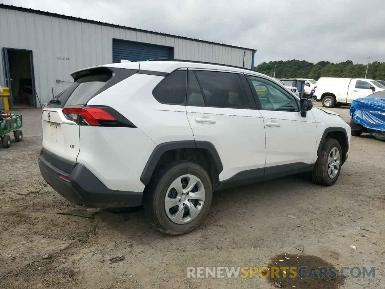 3 Photograph of a damaged car 2T3H1RFV9MW144588 TOYOTA RAV4 2021
