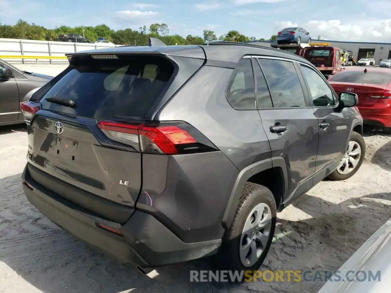 4 Photograph of a damaged car 2T3H1RFV9MW164808 TOYOTA RAV4 2021