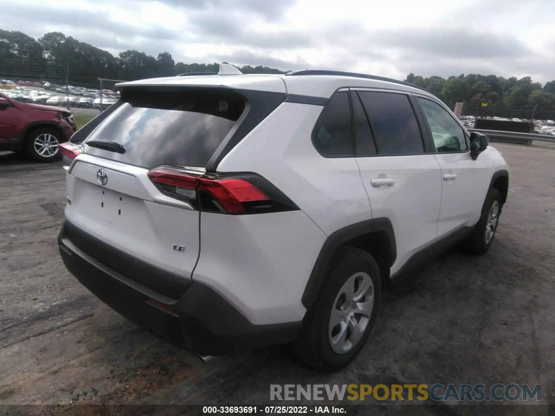 4 Photograph of a damaged car 2T3H1RFVXMC098450 TOYOTA RAV4 2021