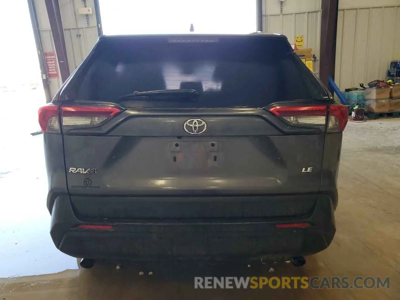 6 Photograph of a damaged car 2T3H1RFVXMC100049 TOYOTA RAV4 2021