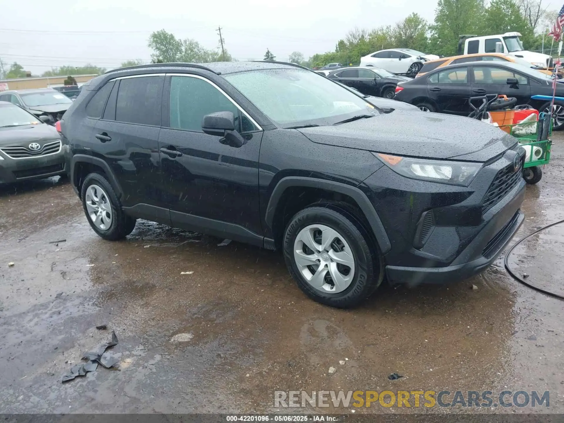 1 Photograph of a damaged car 2T3H1RFVXMC106479 TOYOTA RAV4 2021