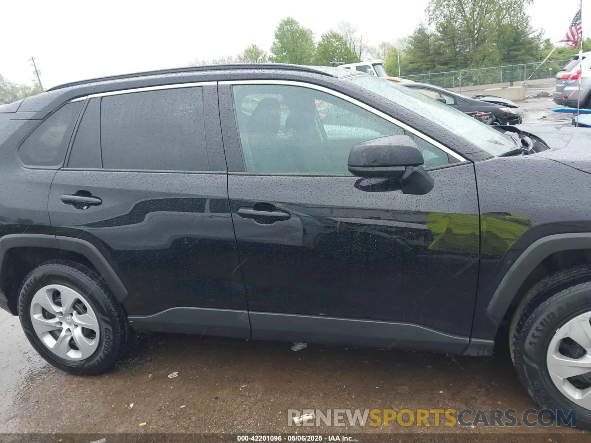 13 Photograph of a damaged car 2T3H1RFVXMC106479 TOYOTA RAV4 2021
