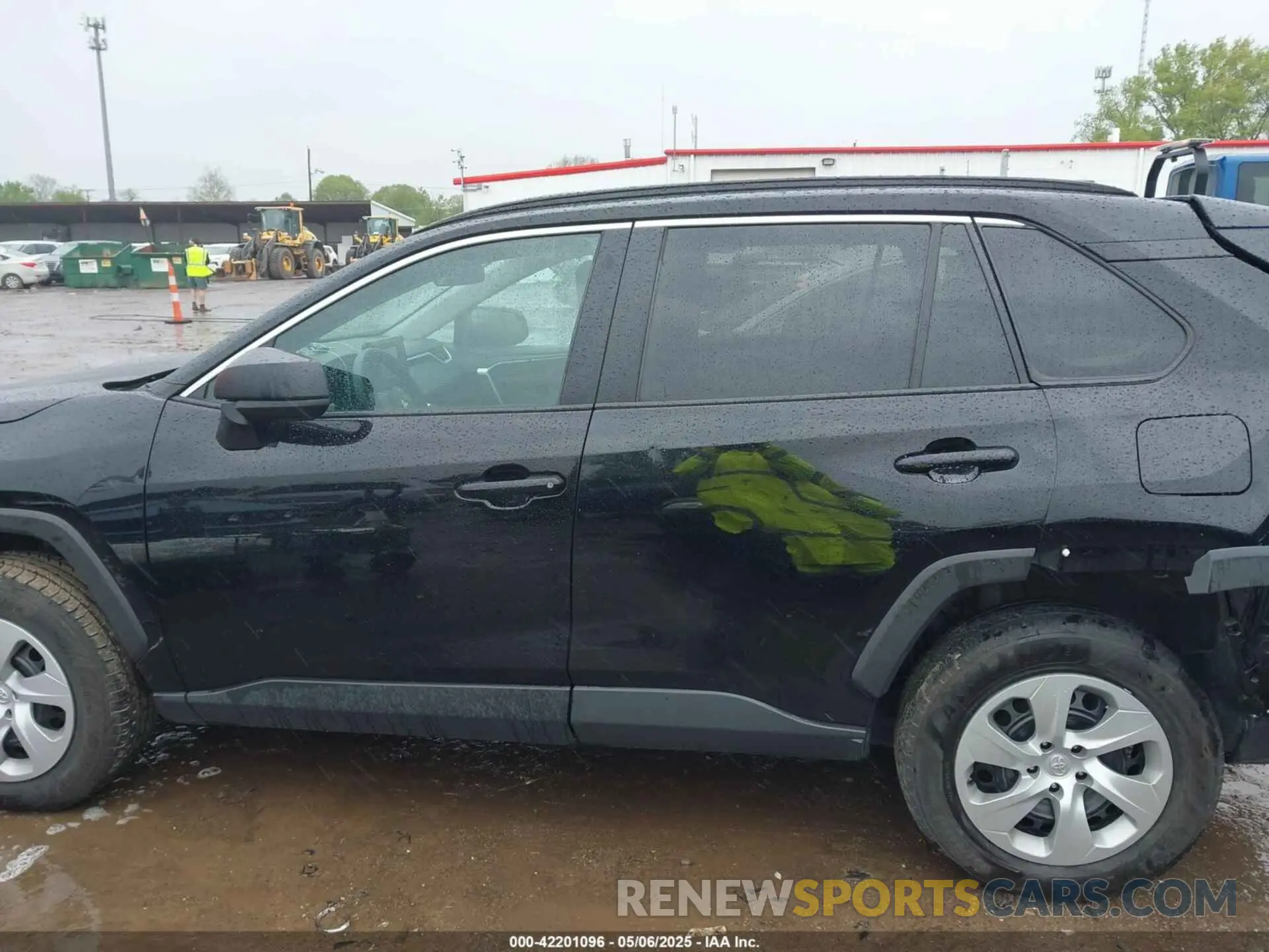 14 Photograph of a damaged car 2T3H1RFVXMC106479 TOYOTA RAV4 2021