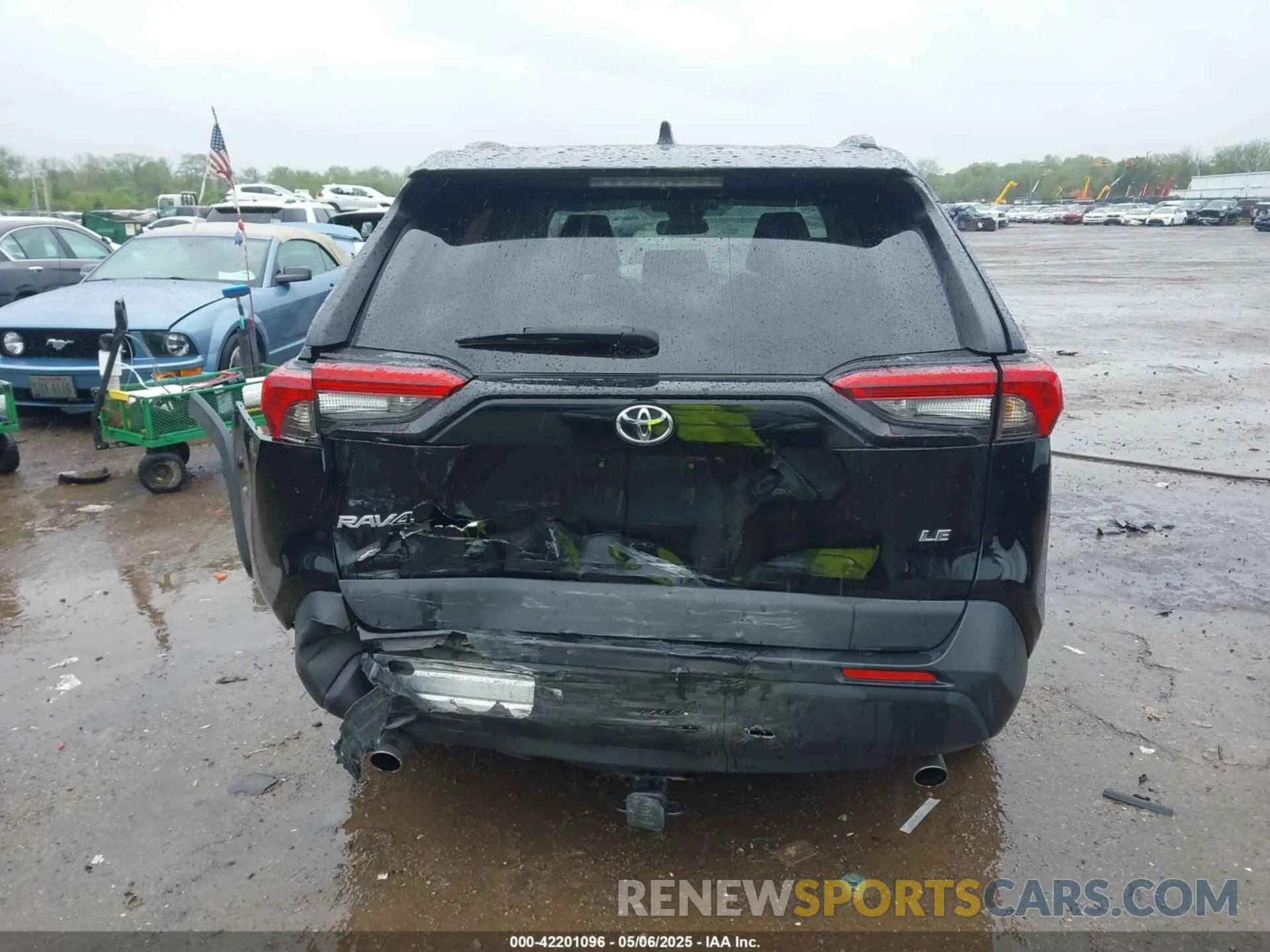 16 Photograph of a damaged car 2T3H1RFVXMC106479 TOYOTA RAV4 2021
