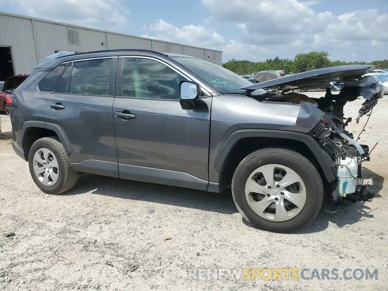 4 Photograph of a damaged car 2T3H1RFVXMC113951 TOYOTA RAV4 2021