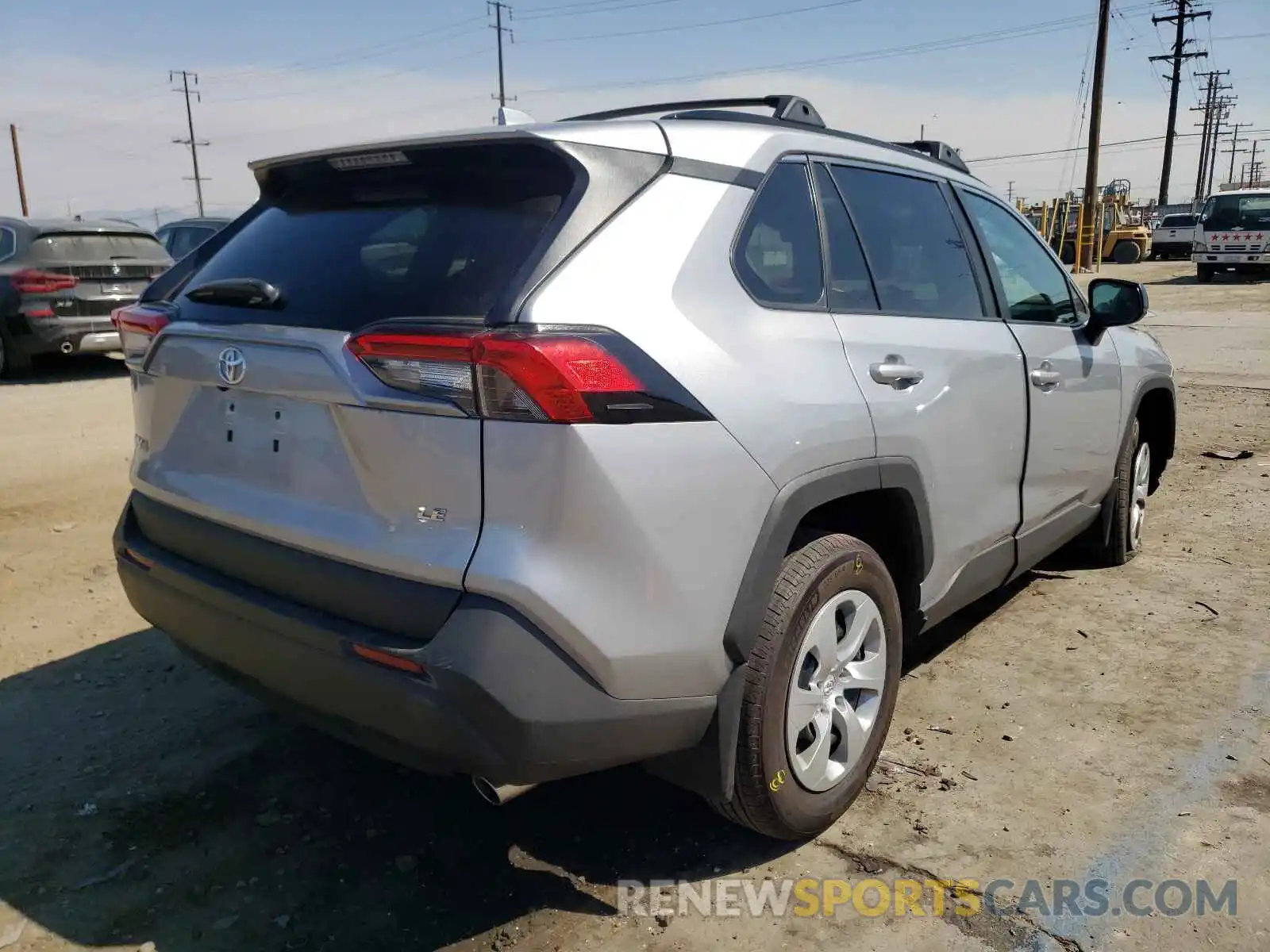 4 Photograph of a damaged car 2T3H1RFVXMC120110 TOYOTA RAV4 2021