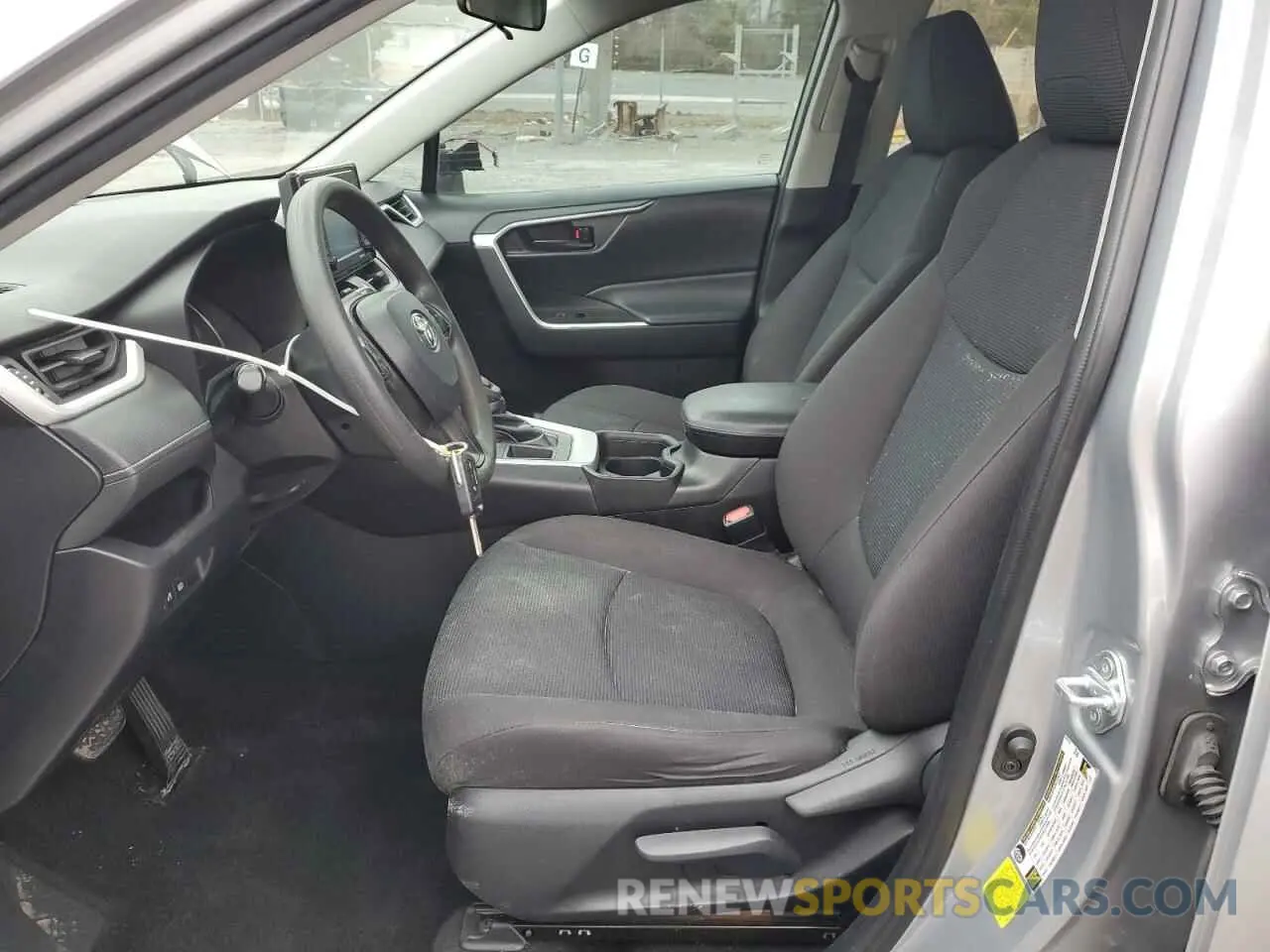 7 Photograph of a damaged car 2T3H1RFVXMC127395 TOYOTA RAV4 2021