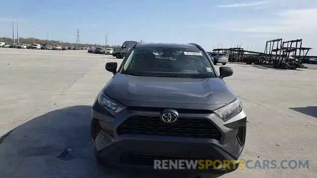 11 Photograph of a damaged car 2T3H1RFVXMC130815 TOYOTA RAV4 2021