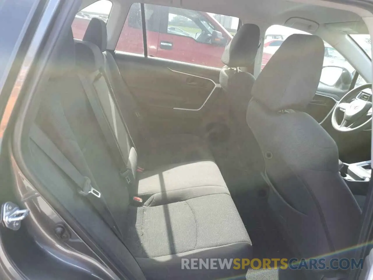 12 Photograph of a damaged car 2T3H1RFVXMC130815 TOYOTA RAV4 2021