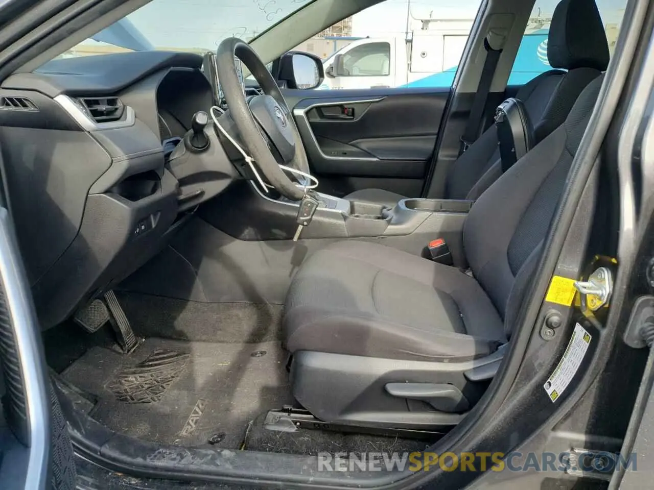7 Photograph of a damaged car 2T3H1RFVXMC130815 TOYOTA RAV4 2021