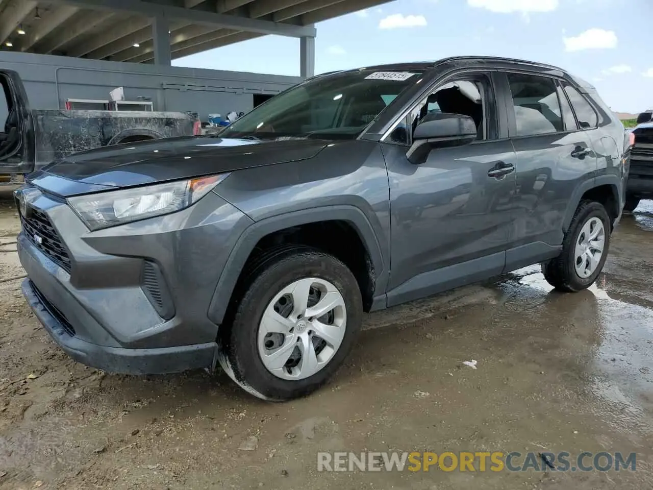 1 Photograph of a damaged car 2T3H1RFVXMC134086 TOYOTA RAV4 2021
