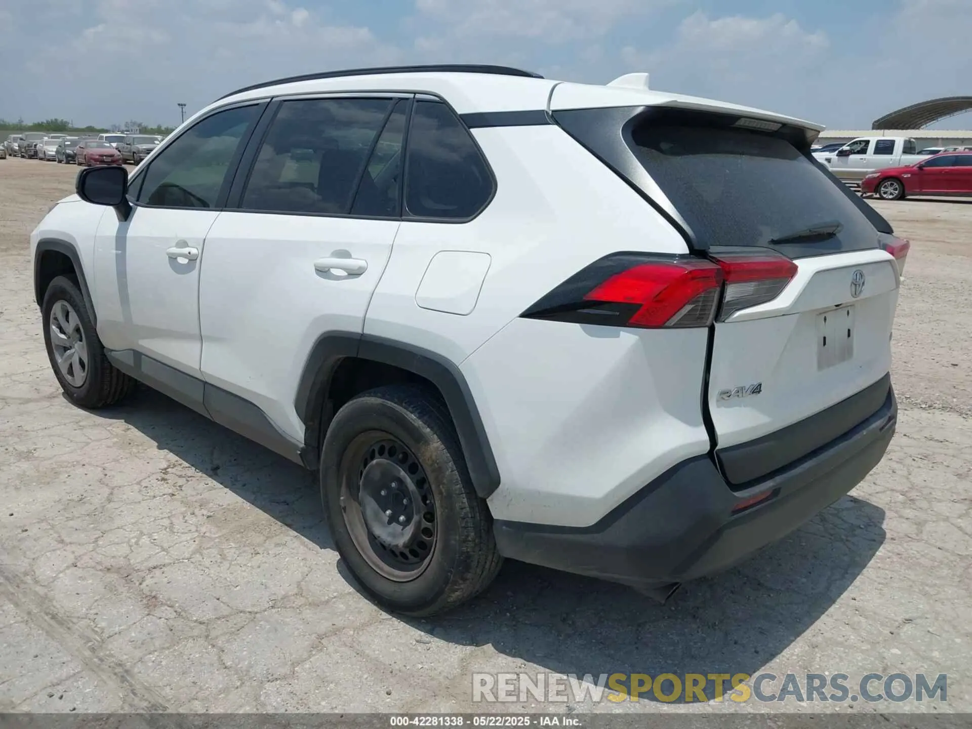 3 Photograph of a damaged car 2T3H1RFVXMC164091 TOYOTA RAV4 2021