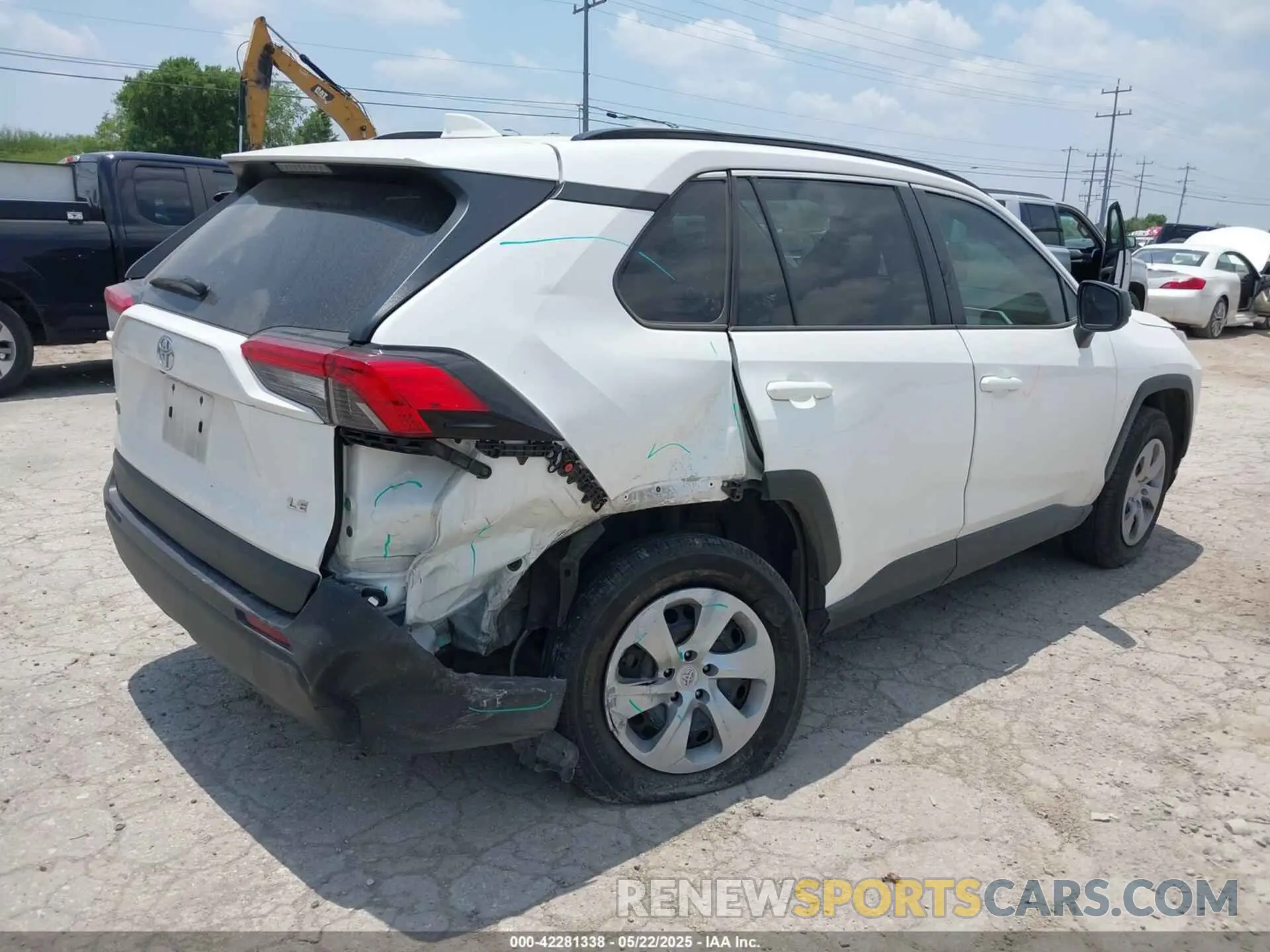 4 Photograph of a damaged car 2T3H1RFVXMC164091 TOYOTA RAV4 2021