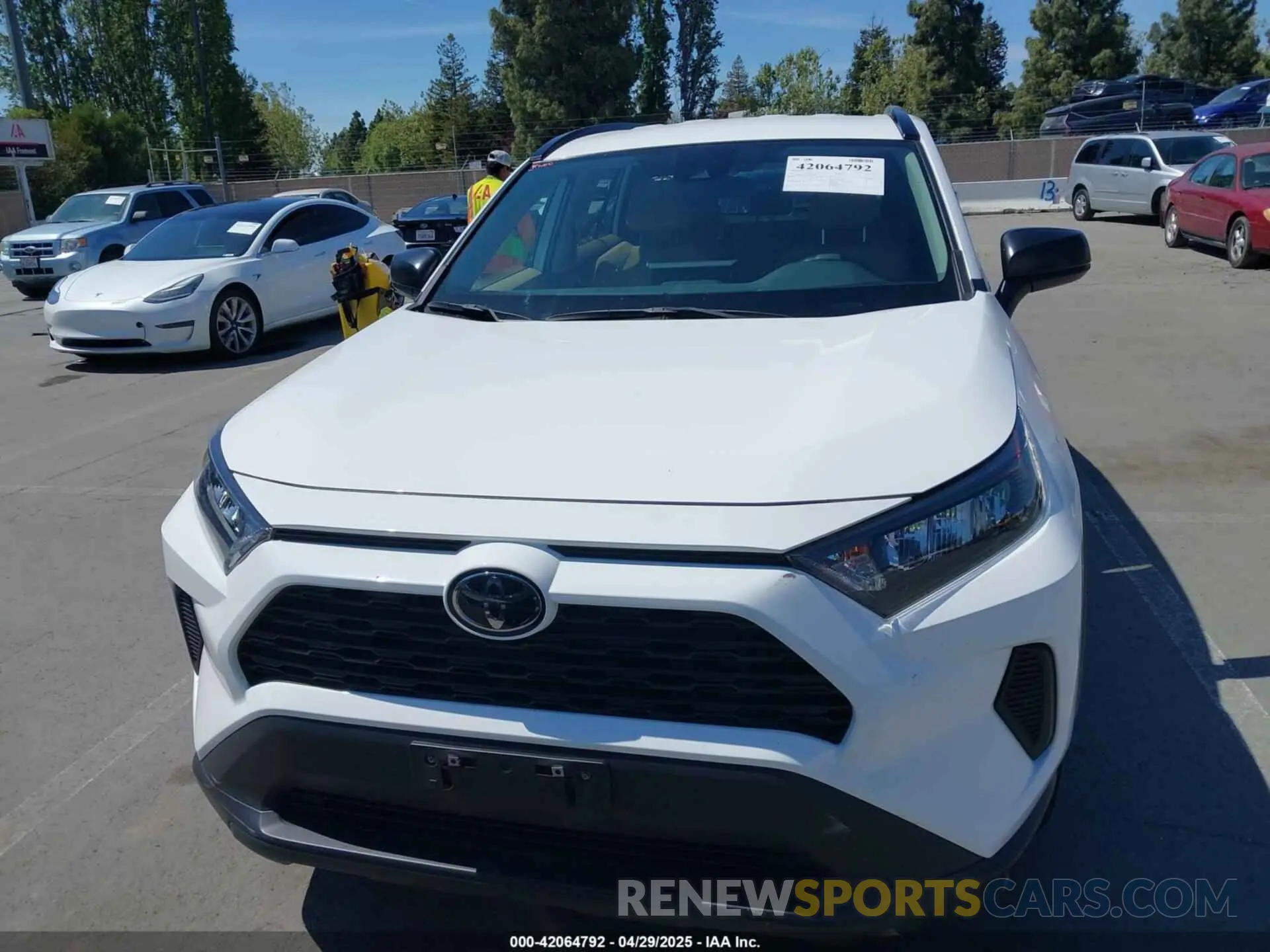 12 Photograph of a damaged car 2T3H1RFVXMC170800 TOYOTA RAV4 2021