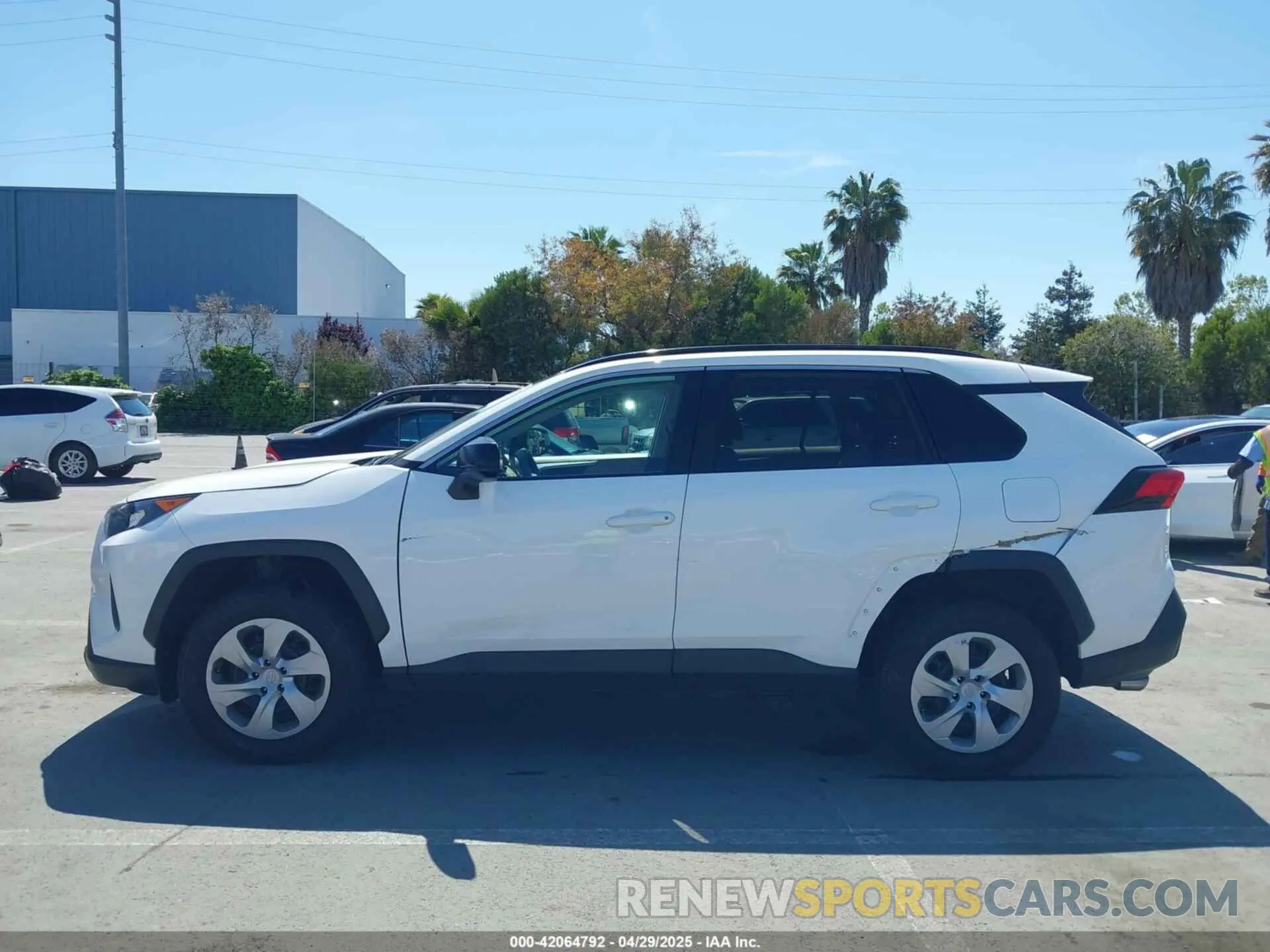 14 Photograph of a damaged car 2T3H1RFVXMC170800 TOYOTA RAV4 2021