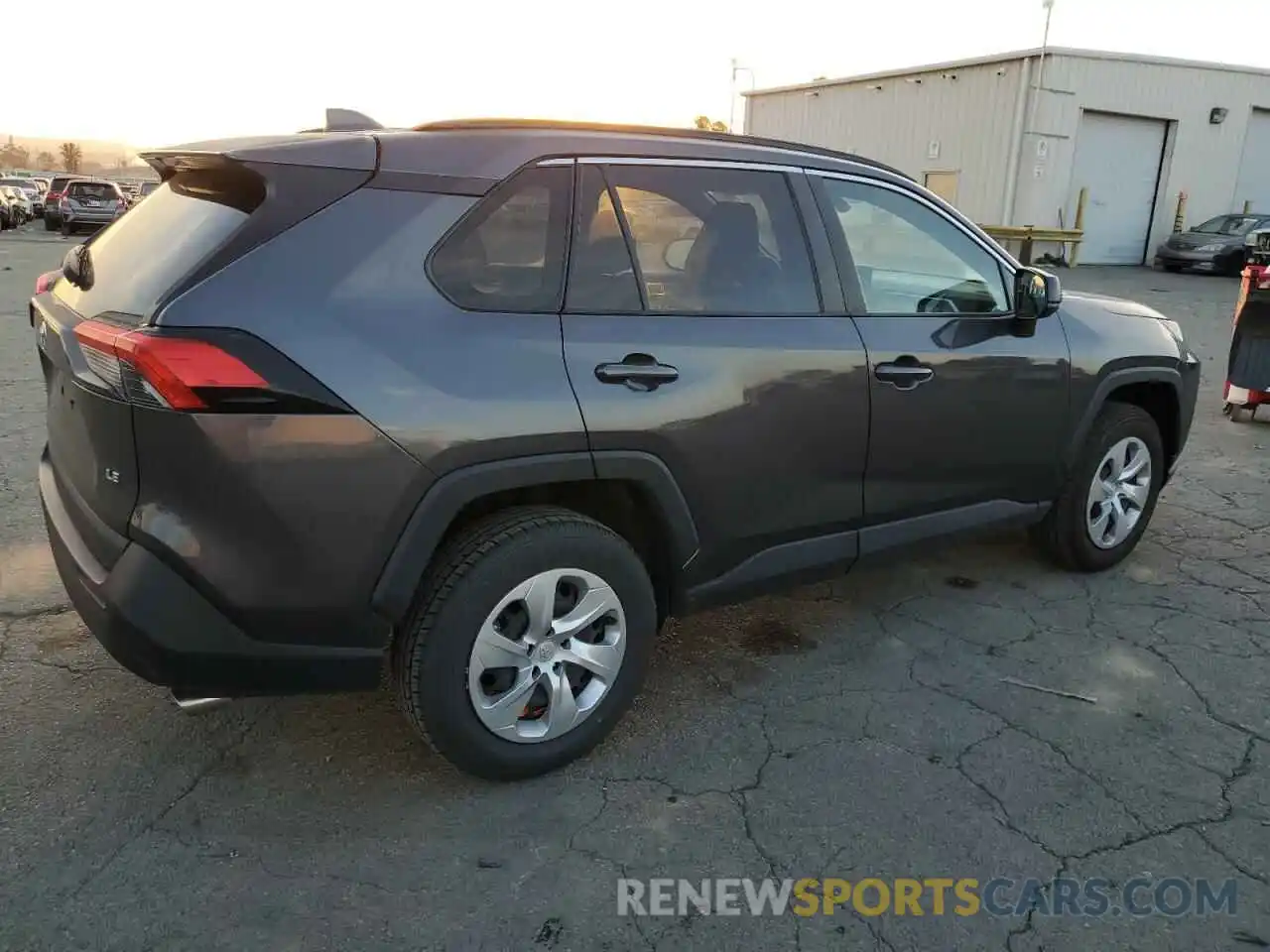 3 Photograph of a damaged car 2T3H1RFVXMW122339 TOYOTA RAV4 2021