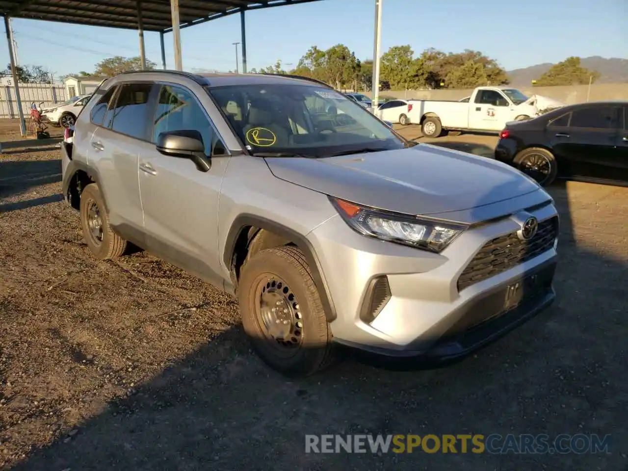 1 Photograph of a damaged car 2T3H1RFVXMW123300 TOYOTA RAV4 2021