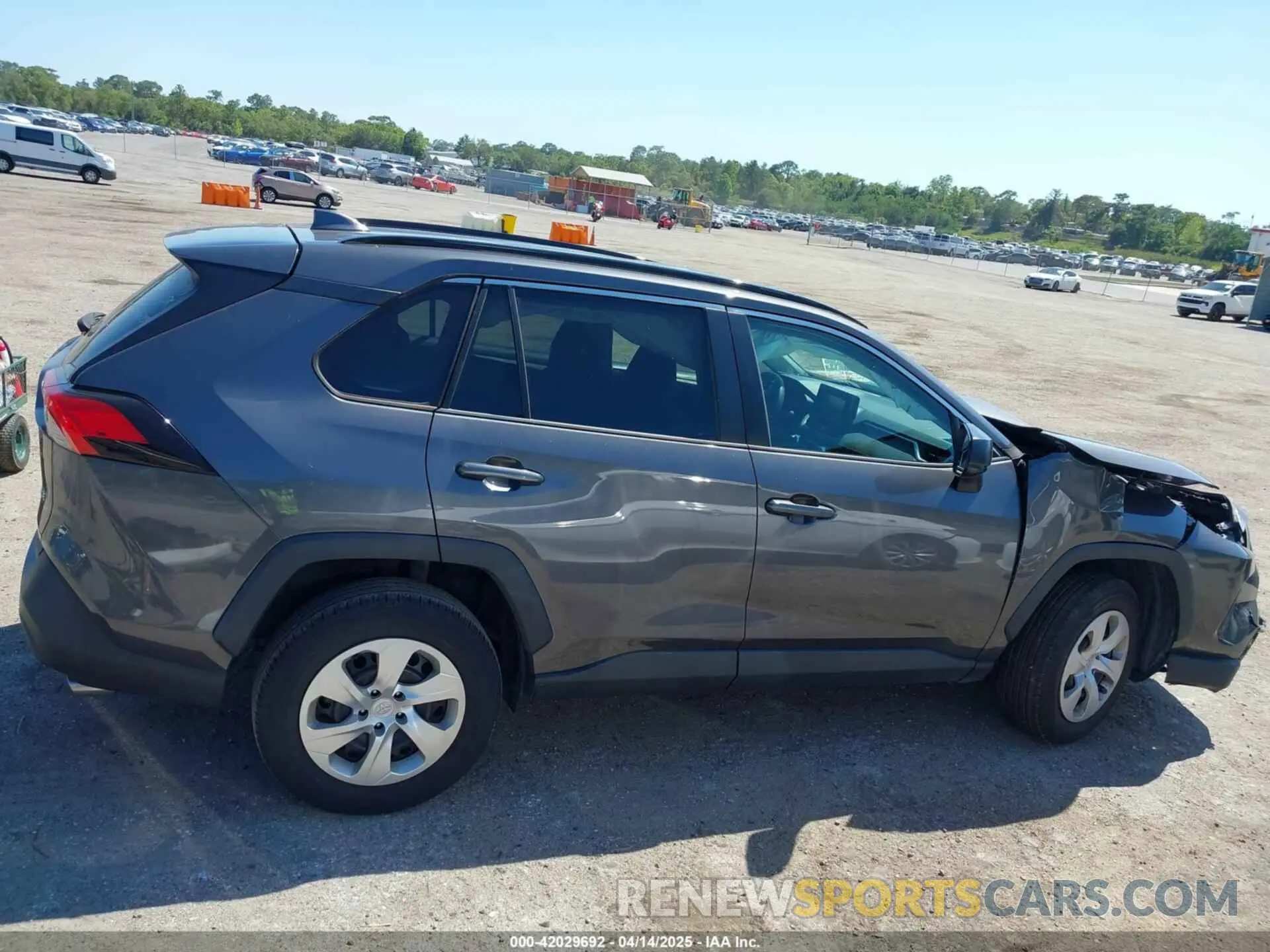 13 Photograph of a damaged car 2T3H1RFVXMW127587 TOYOTA RAV4 2021