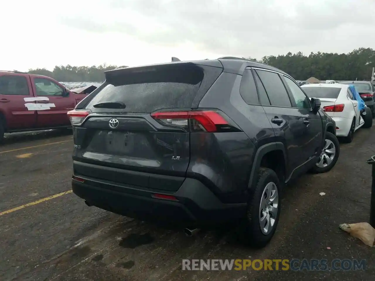 4 Photograph of a damaged car 2T3H1RFVXMW129114 TOYOTA RAV4 2021