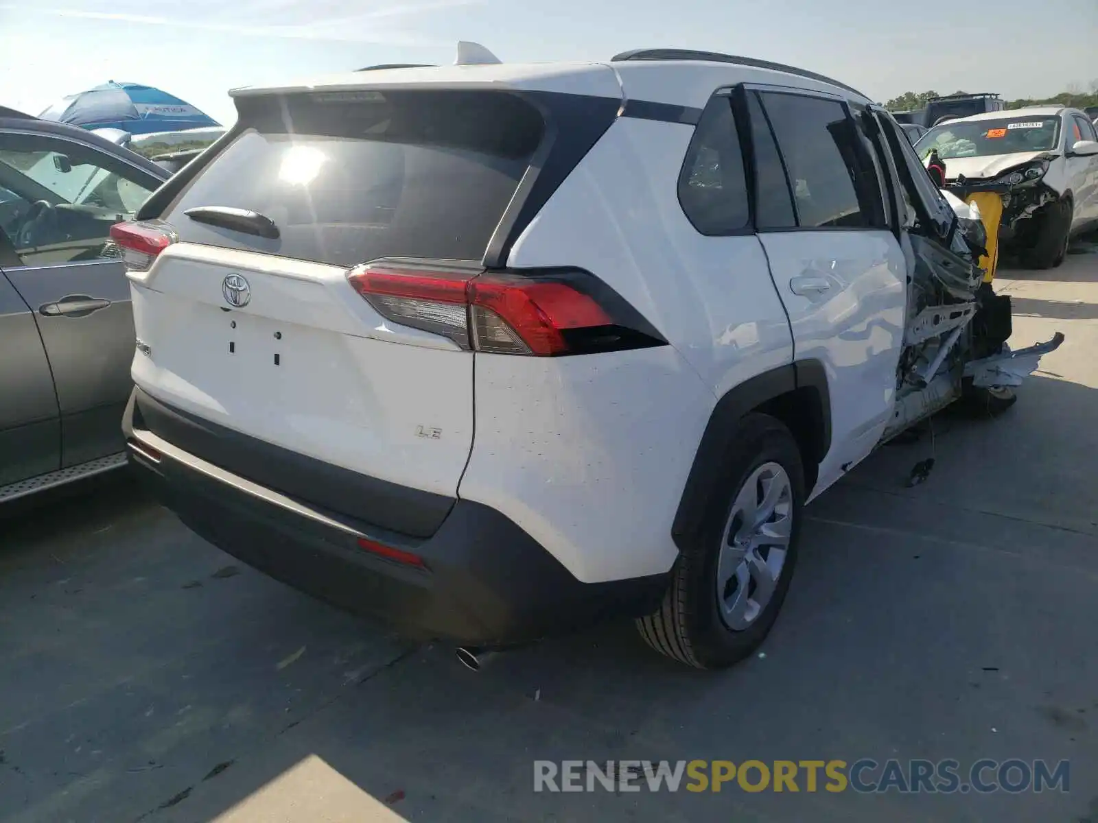 4 Photograph of a damaged car 2T3H1RFVXMW129971 TOYOTA RAV4 2021