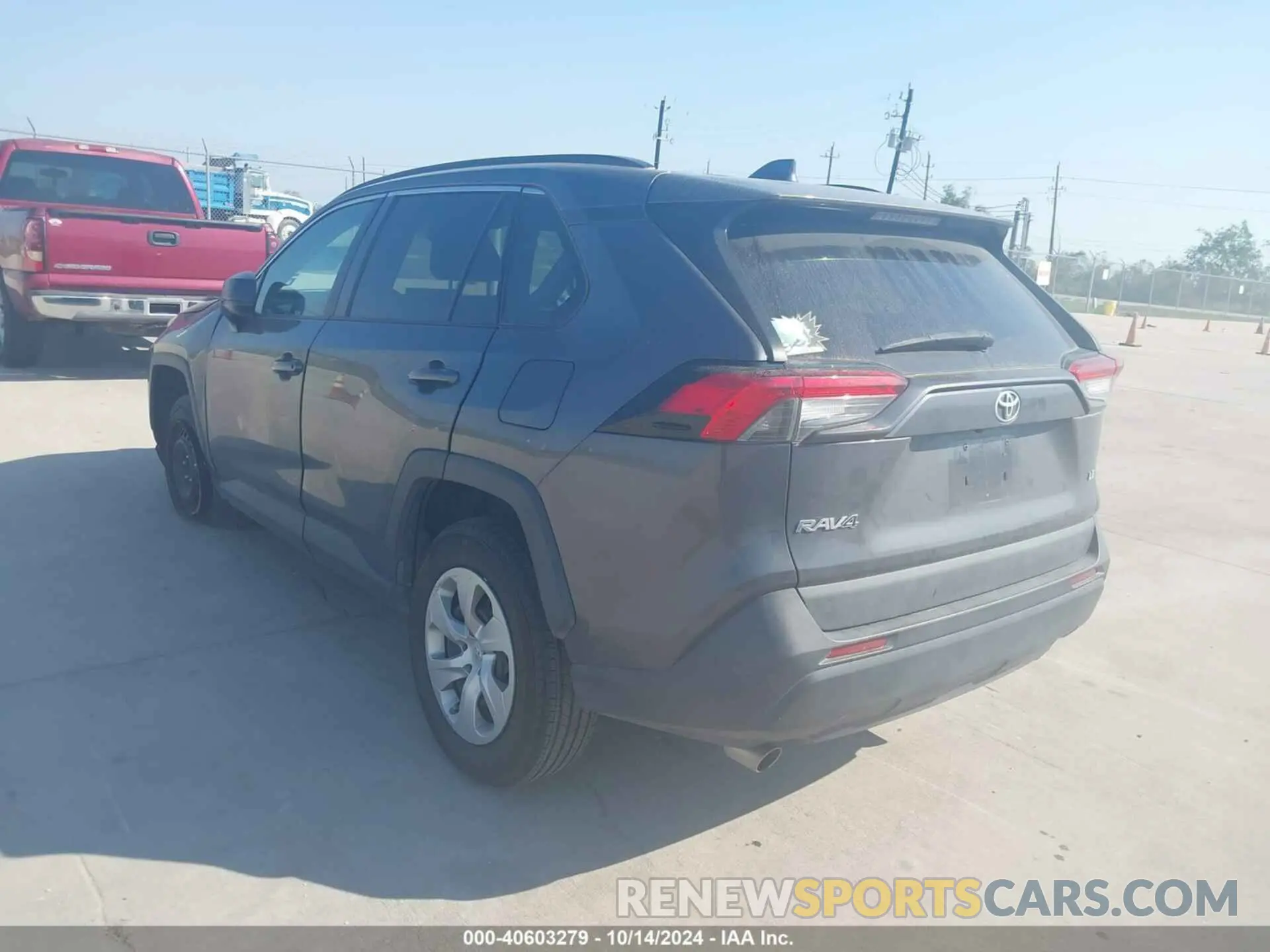 3 Photograph of a damaged car 2T3H1RFVXMW130070 TOYOTA RAV4 2021