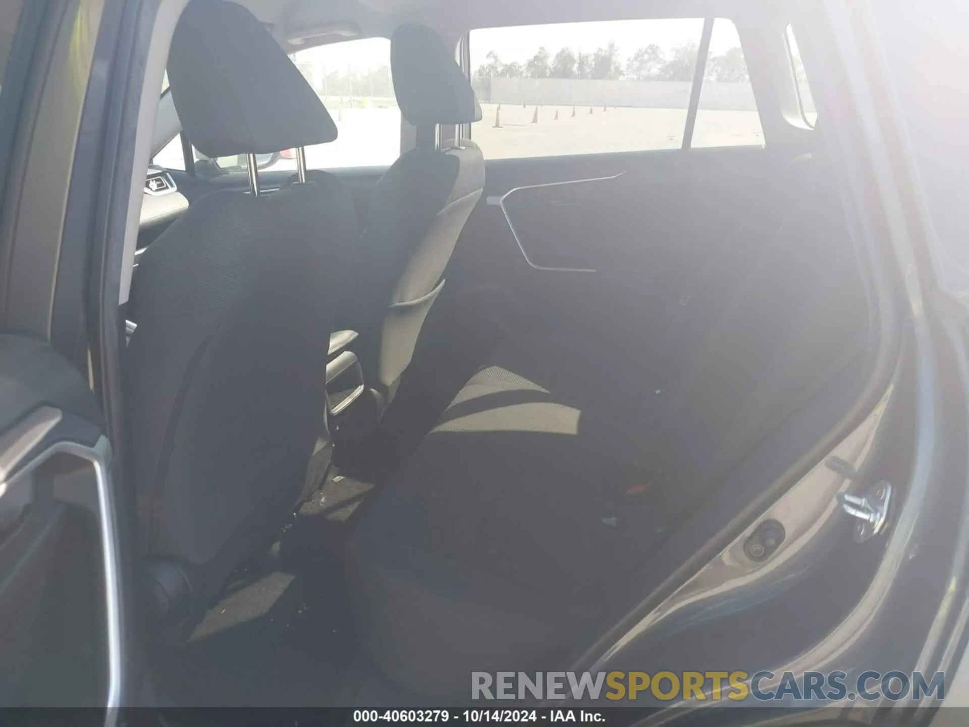 8 Photograph of a damaged car 2T3H1RFVXMW130070 TOYOTA RAV4 2021