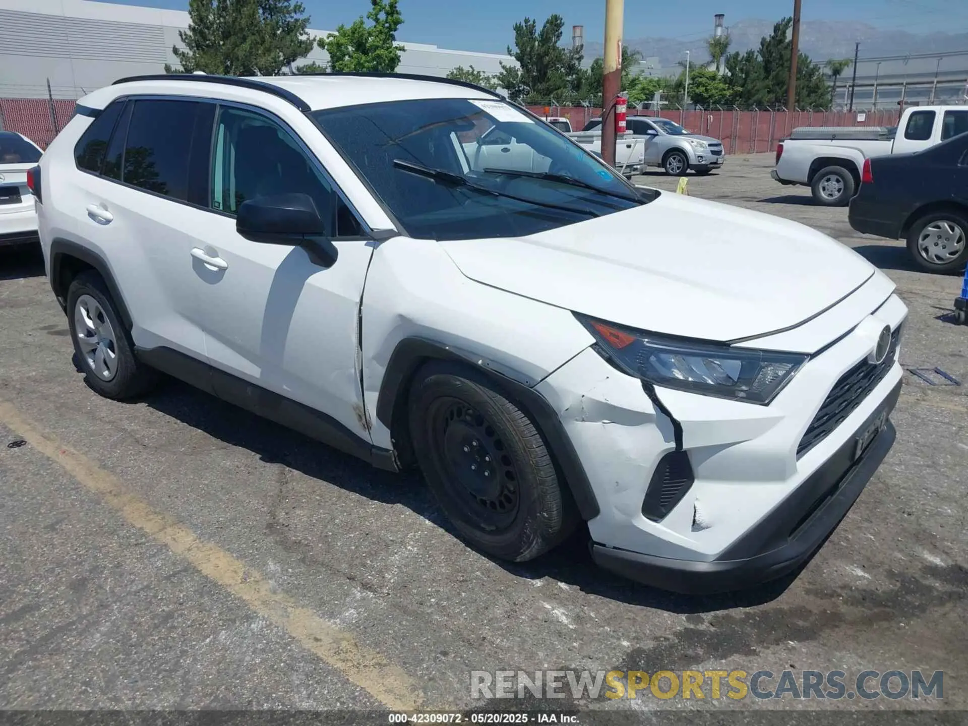 1 Photograph of a damaged car 2T3H1RFVXMW136774 TOYOTA RAV4 2021
