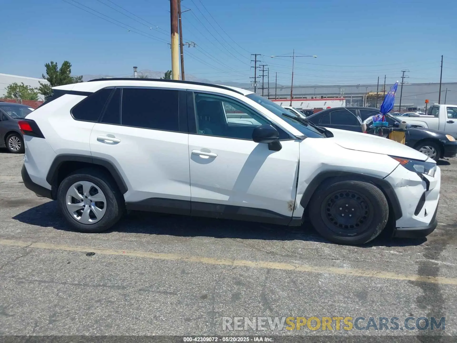 13 Photograph of a damaged car 2T3H1RFVXMW136774 TOYOTA RAV4 2021