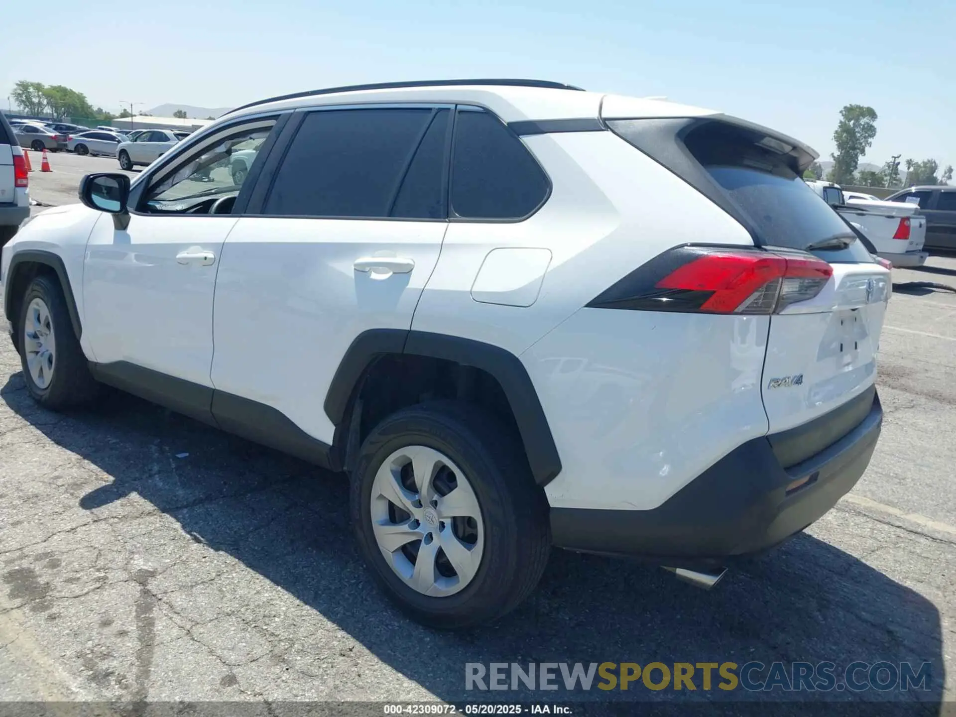 3 Photograph of a damaged car 2T3H1RFVXMW136774 TOYOTA RAV4 2021