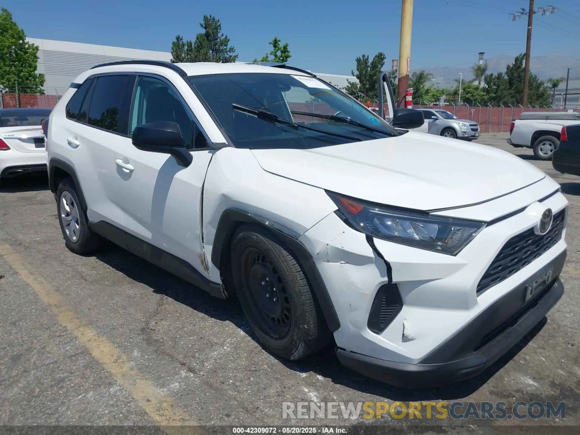 6 Photograph of a damaged car 2T3H1RFVXMW136774 TOYOTA RAV4 2021
