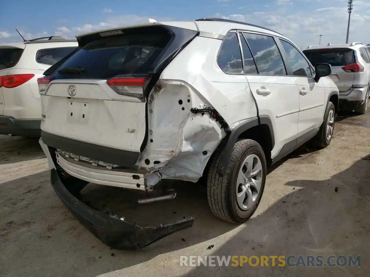 4 Photograph of a damaged car 2T3H1RFVXMW136936 TOYOTA RAV4 2021