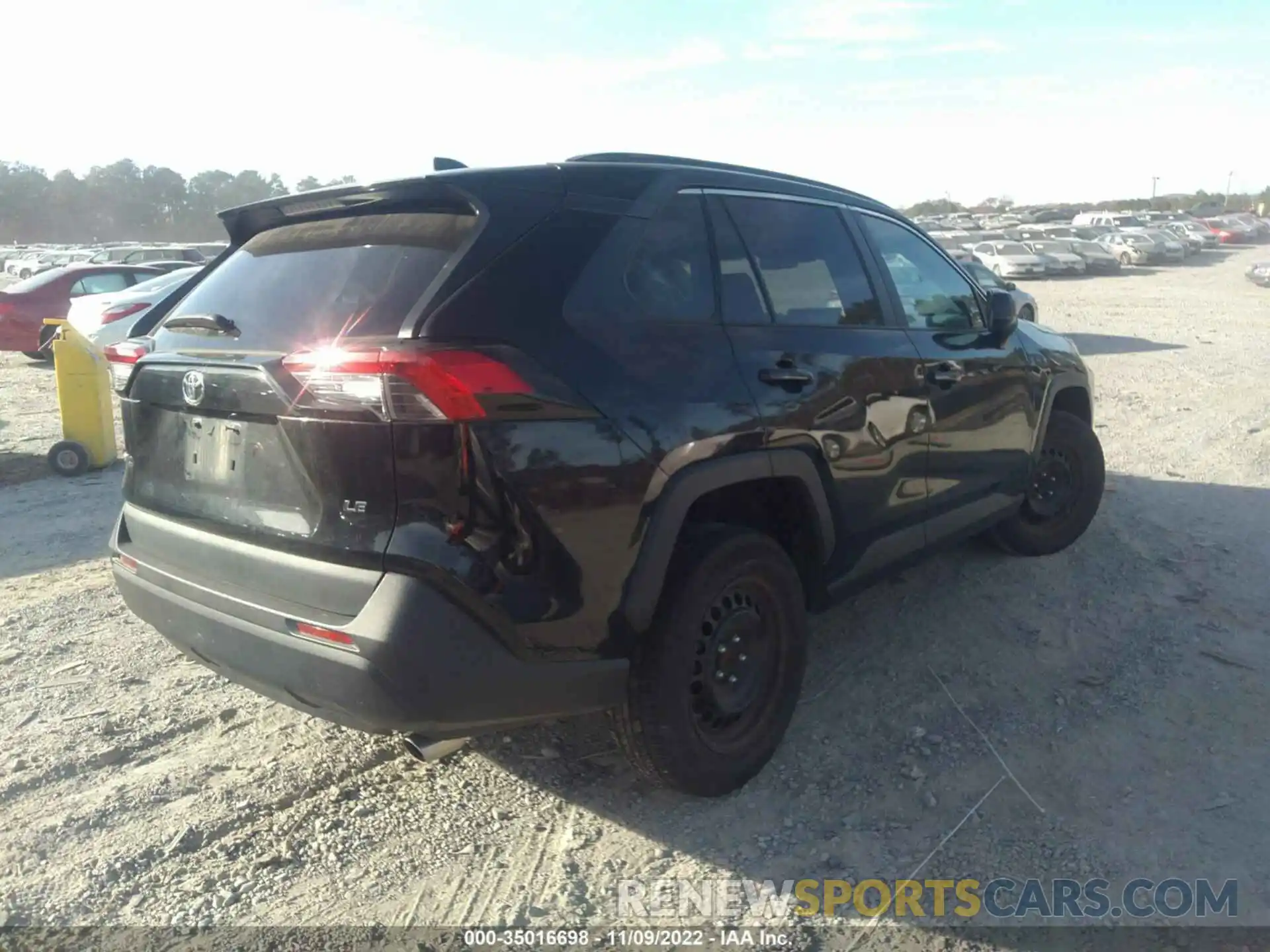 4 Photograph of a damaged car 2T3H1RFVXMW142011 TOYOTA RAV4 2021