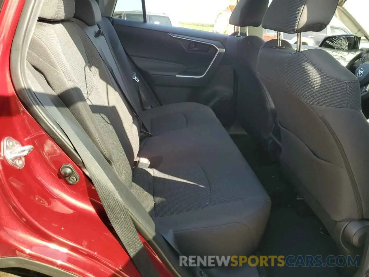 10 Photograph of a damaged car 2T3H1RFVXMW148827 TOYOTA RAV4 2021