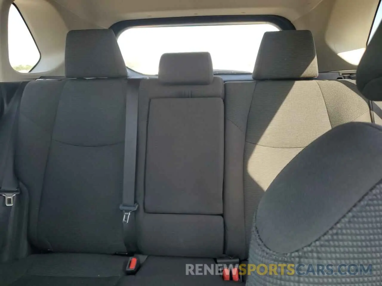 10 Photograph of a damaged car 2T3H1RFVXMW151551 TOYOTA RAV4 2021