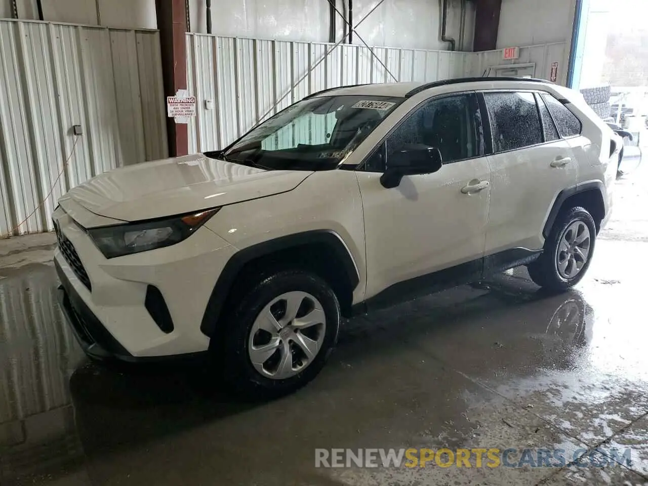 1 Photograph of a damaged car 2T3H1RFVXMW152473 TOYOTA RAV4 2021