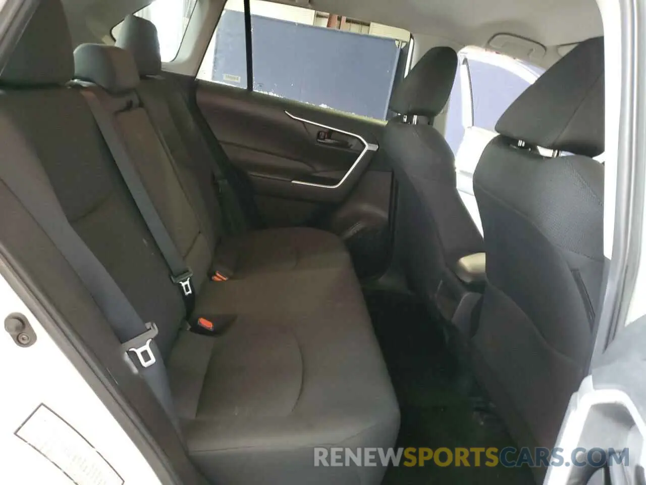 11 Photograph of a damaged car 2T3H1RFVXMW152473 TOYOTA RAV4 2021