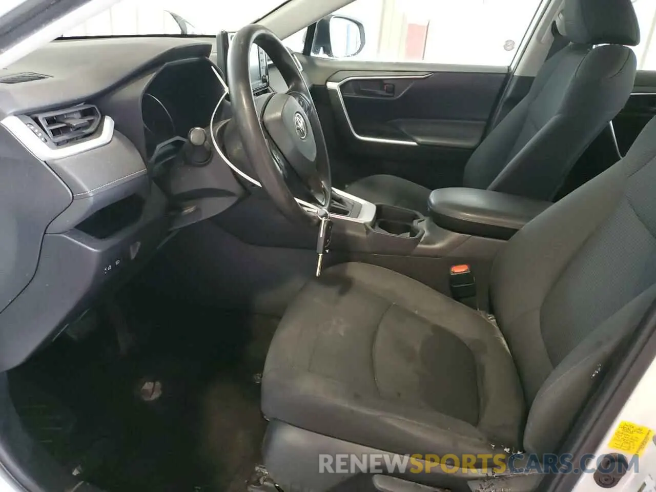 7 Photograph of a damaged car 2T3H1RFVXMW152473 TOYOTA RAV4 2021