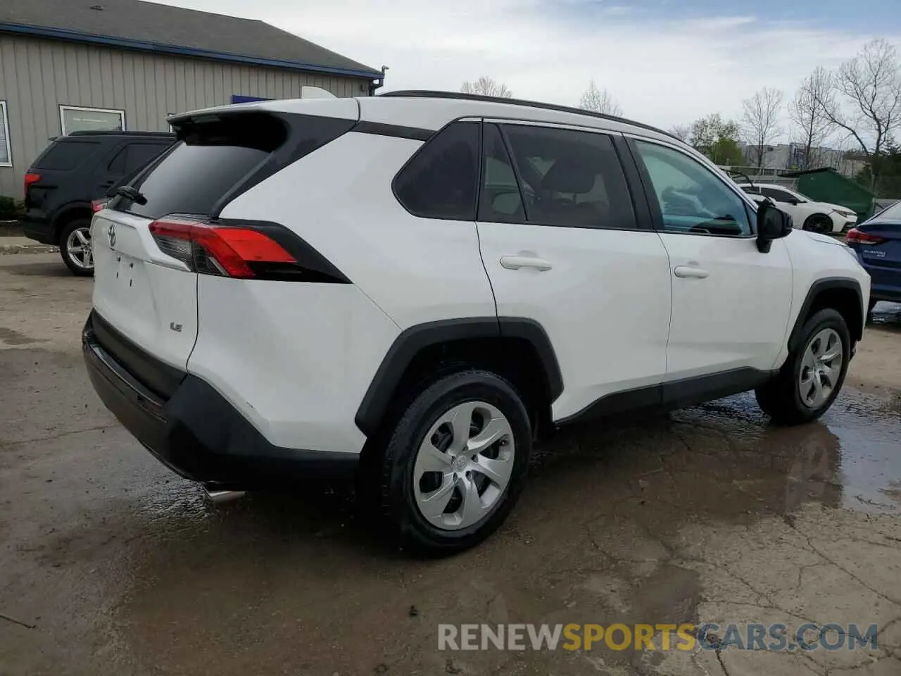 3 Photograph of a damaged car 2T3H1RFVXMW152828 TOYOTA RAV4 2021