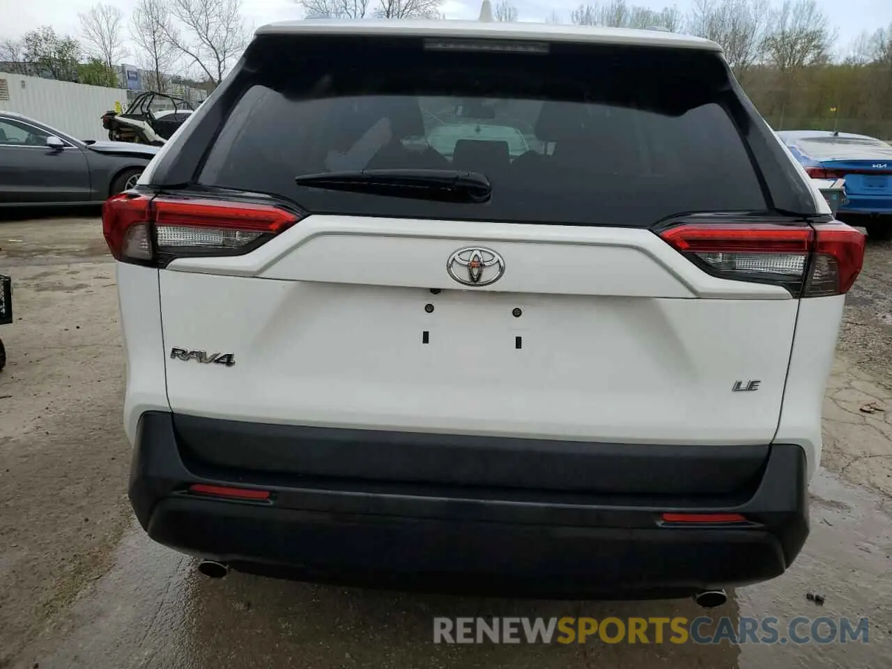 6 Photograph of a damaged car 2T3H1RFVXMW152828 TOYOTA RAV4 2021