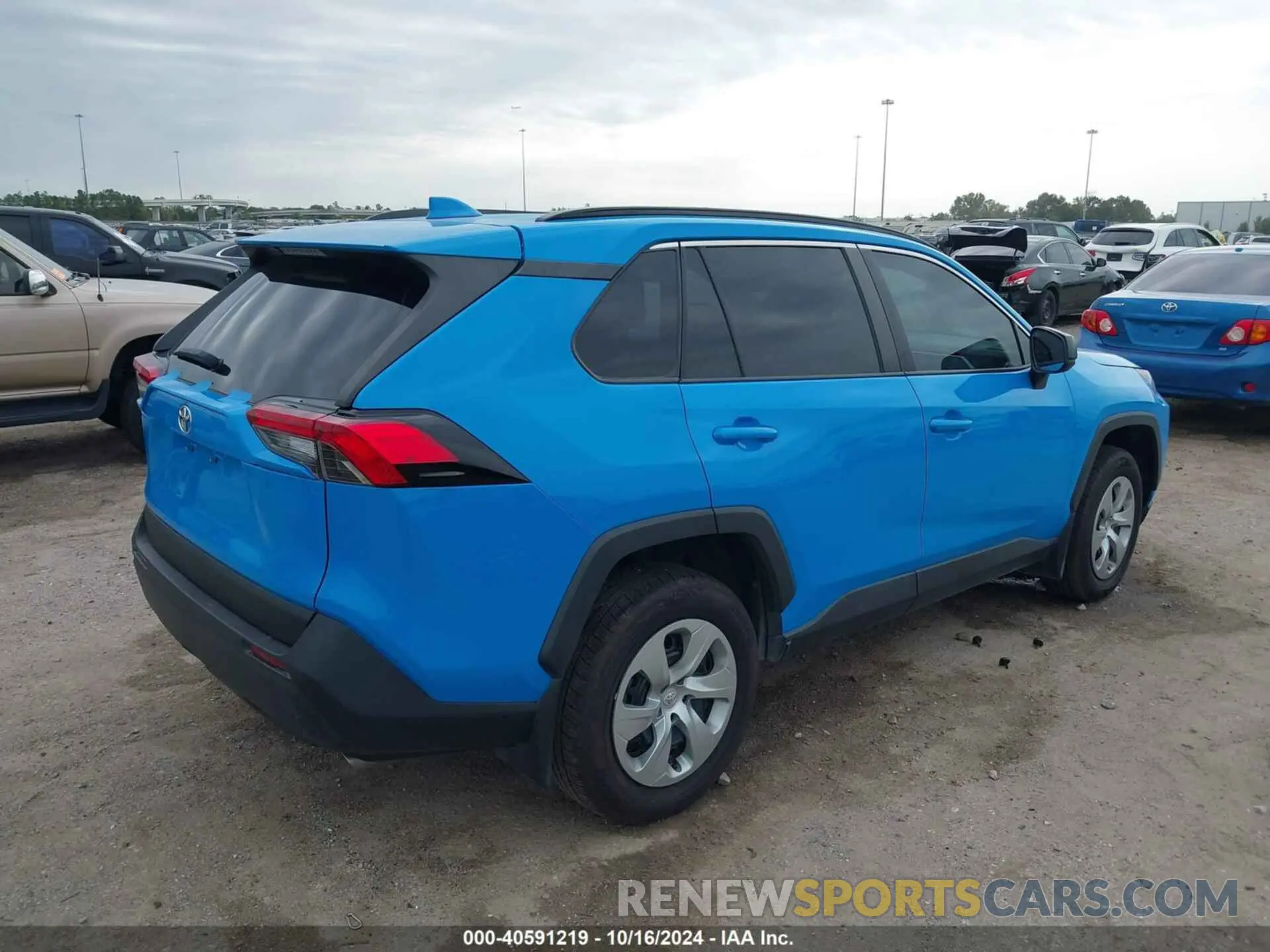 4 Photograph of a damaged car 2T3H1RFVXMW175834 TOYOTA RAV4 2021