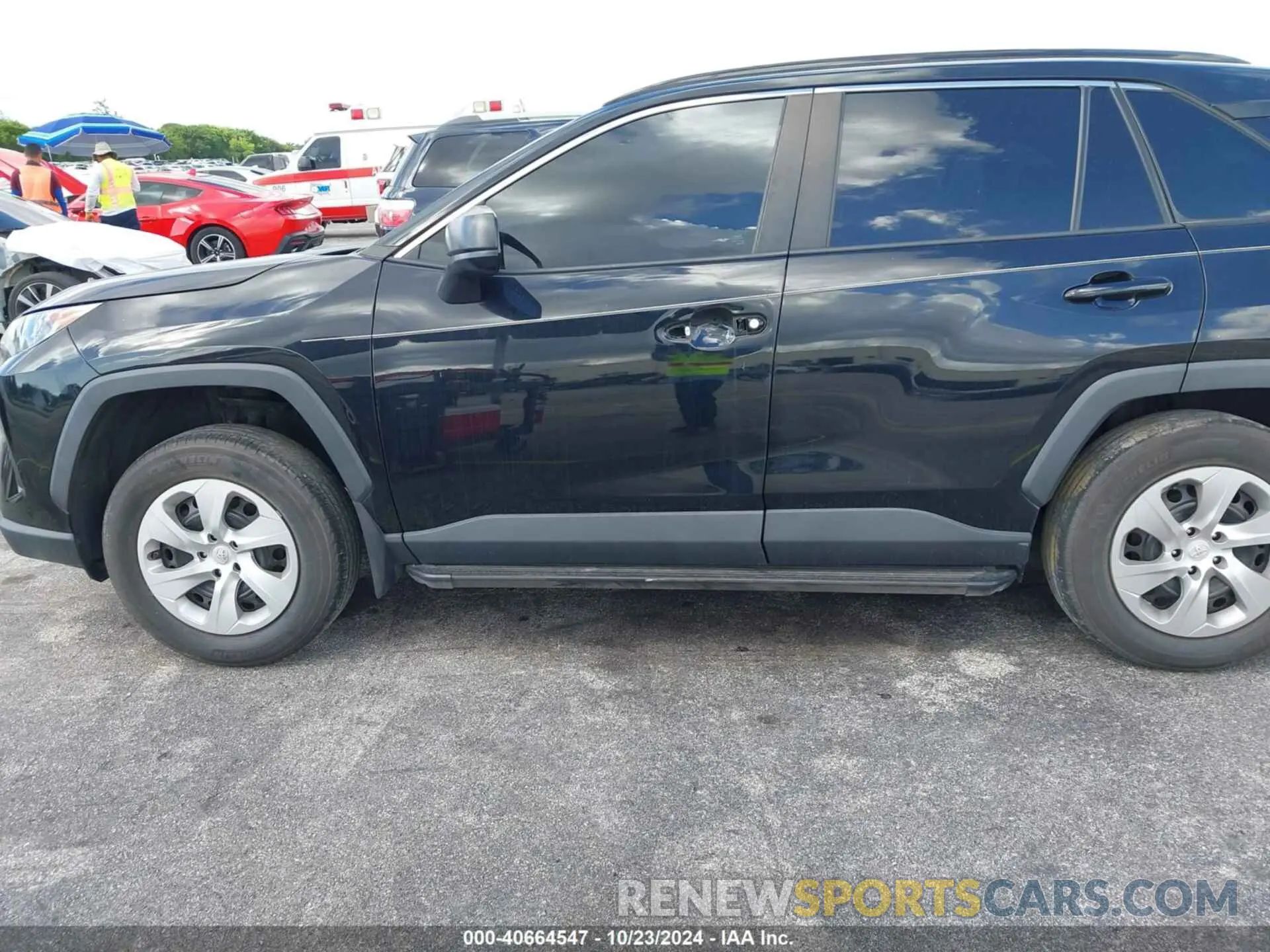 14 Photograph of a damaged car 2T3H1RFVXMW182248 TOYOTA RAV4 2021