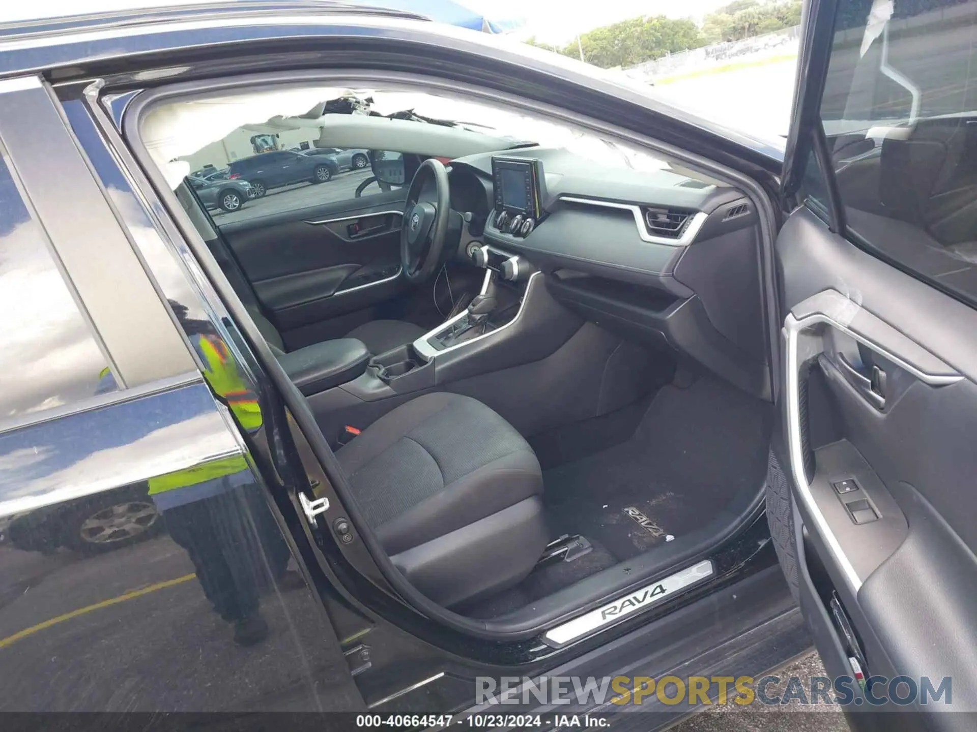 5 Photograph of a damaged car 2T3H1RFVXMW182248 TOYOTA RAV4 2021